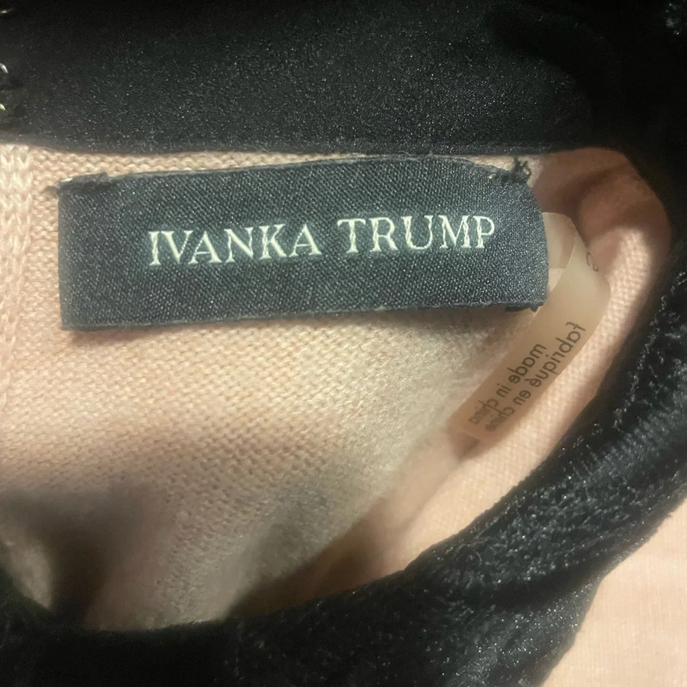 Ivanka Trump Sweater Large - Picture 5 of 7